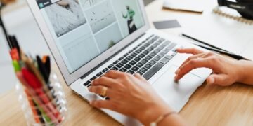 How Digital Detox Benefits Improve Your Life and Focus How Digital Detox Benefits Improve Your Life and Focus